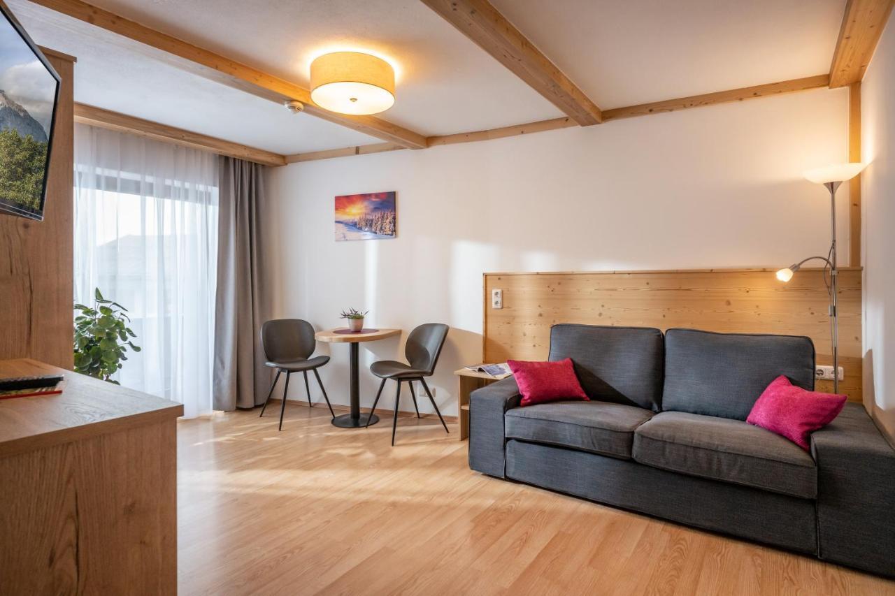 Hotel Schmiedboden Oberndorf in Tirol Exteriör bild