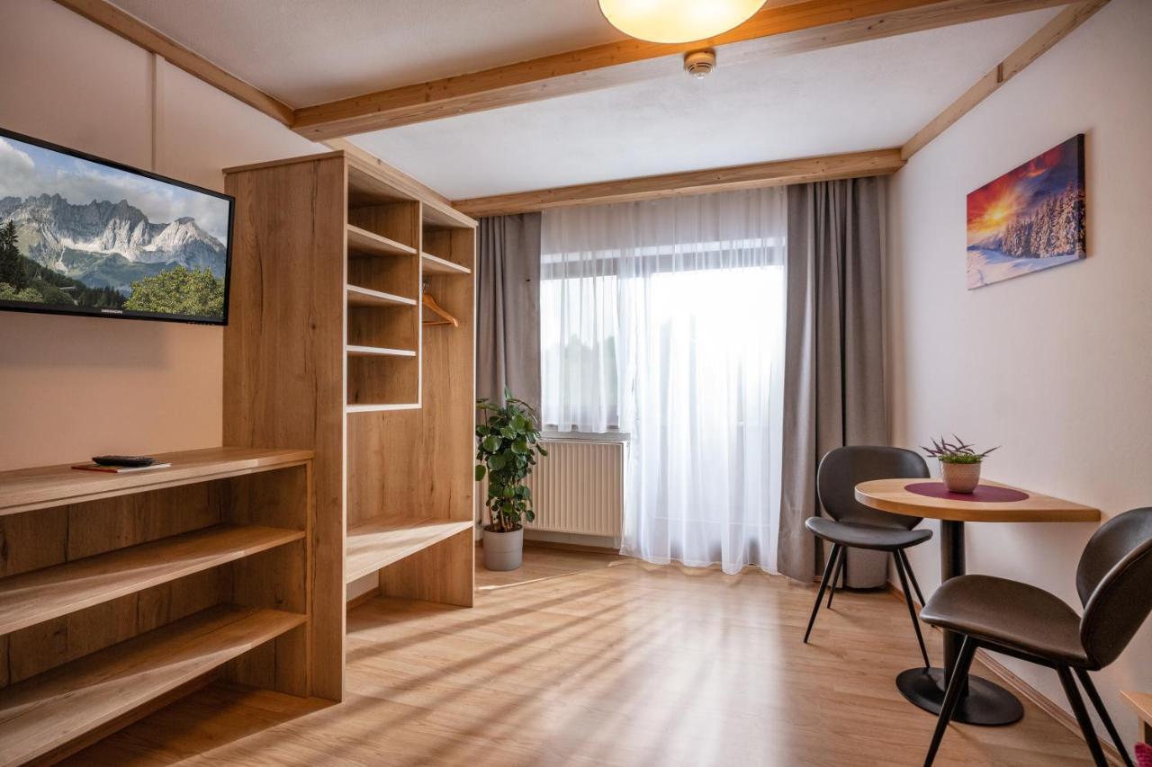 Hotel Schmiedboden Oberndorf in Tirol Exteriör bild